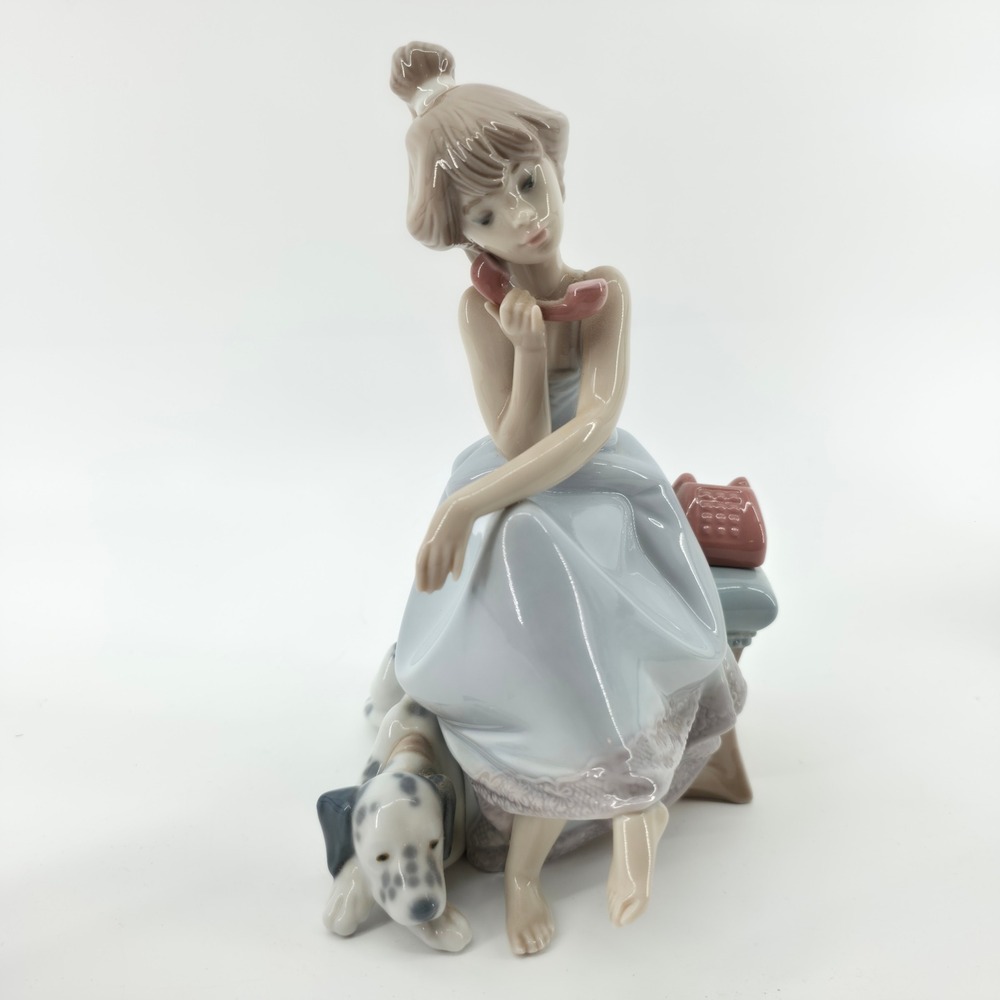 Lladro Waiting for a Call Figurine 5363 Girl with Dog and Phone Jose Puche